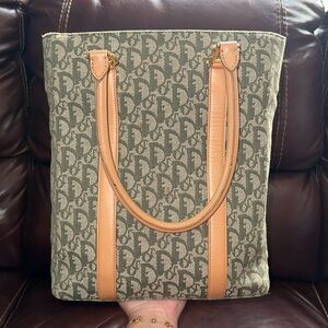 🔥🔥🔥Authentic Christian Dior Trotter Green Signature Tote Shoulder Bag